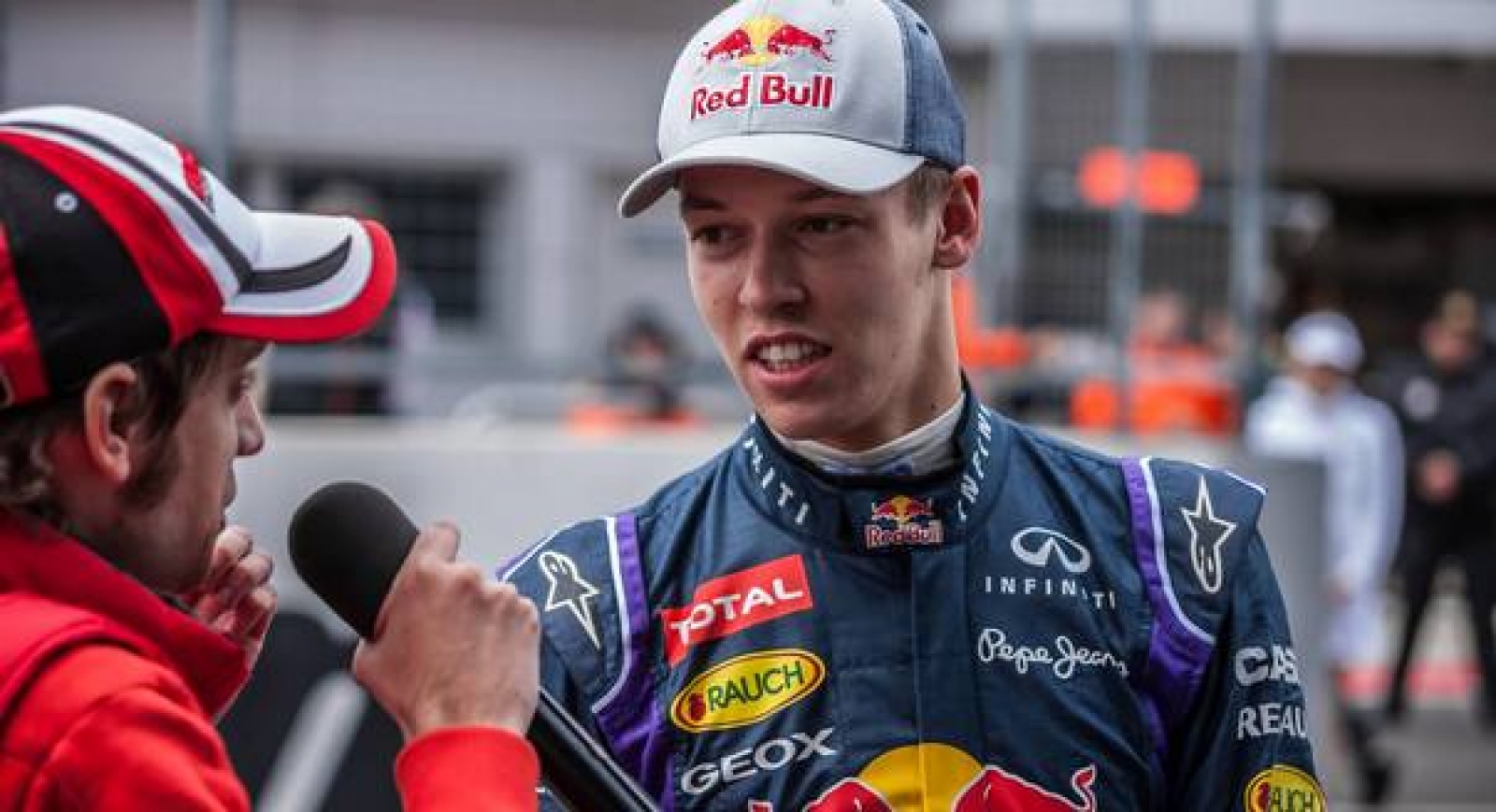 Даниил Квят на стенде Moscow Raceway